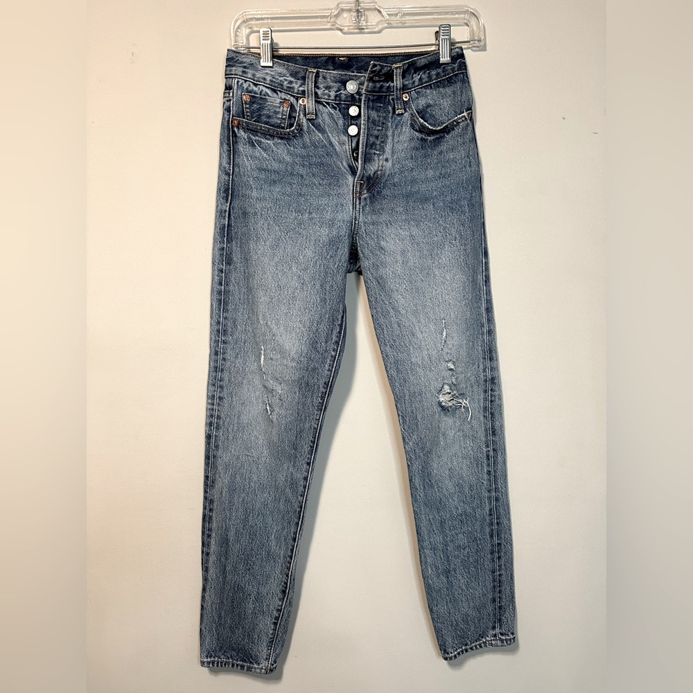 Vintage Blue Distressed Multi Button Levi’s Size 24